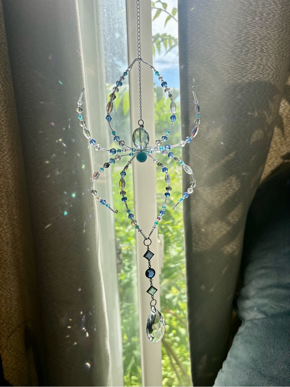 Crystal beaded spider suncatcher. - Picture 4 of 13
